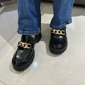 Black Guess Loafers with Gold Chain